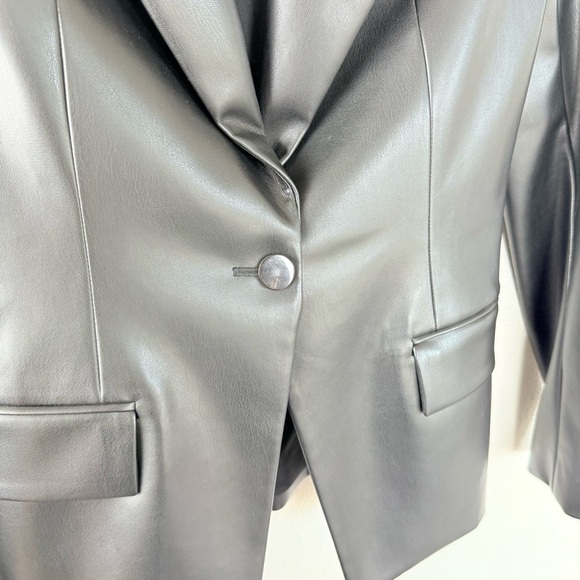 Theory Bedford Faux Leather Angled Blazer Black Vegan Business Casual Women’s 0 - Picture 9 of 14